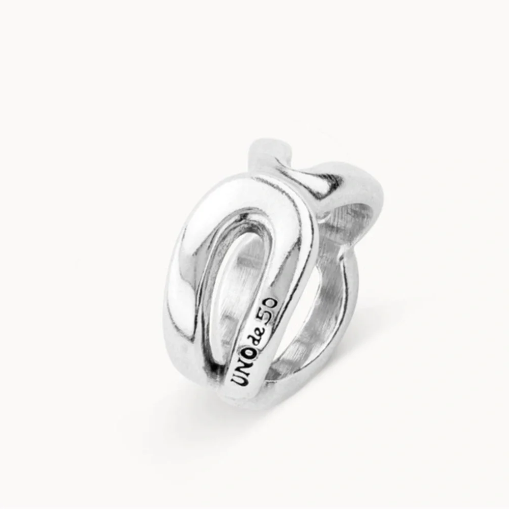 Uno de 50 “finally found you” silver ring